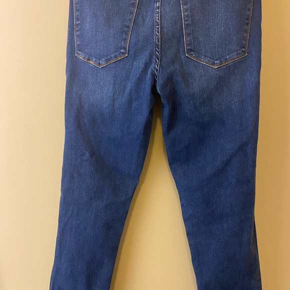 Abercrombie and Fitch - Picture 4 of 5